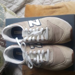 NEW BALANCE 996 SNEAKERS SIZE 9